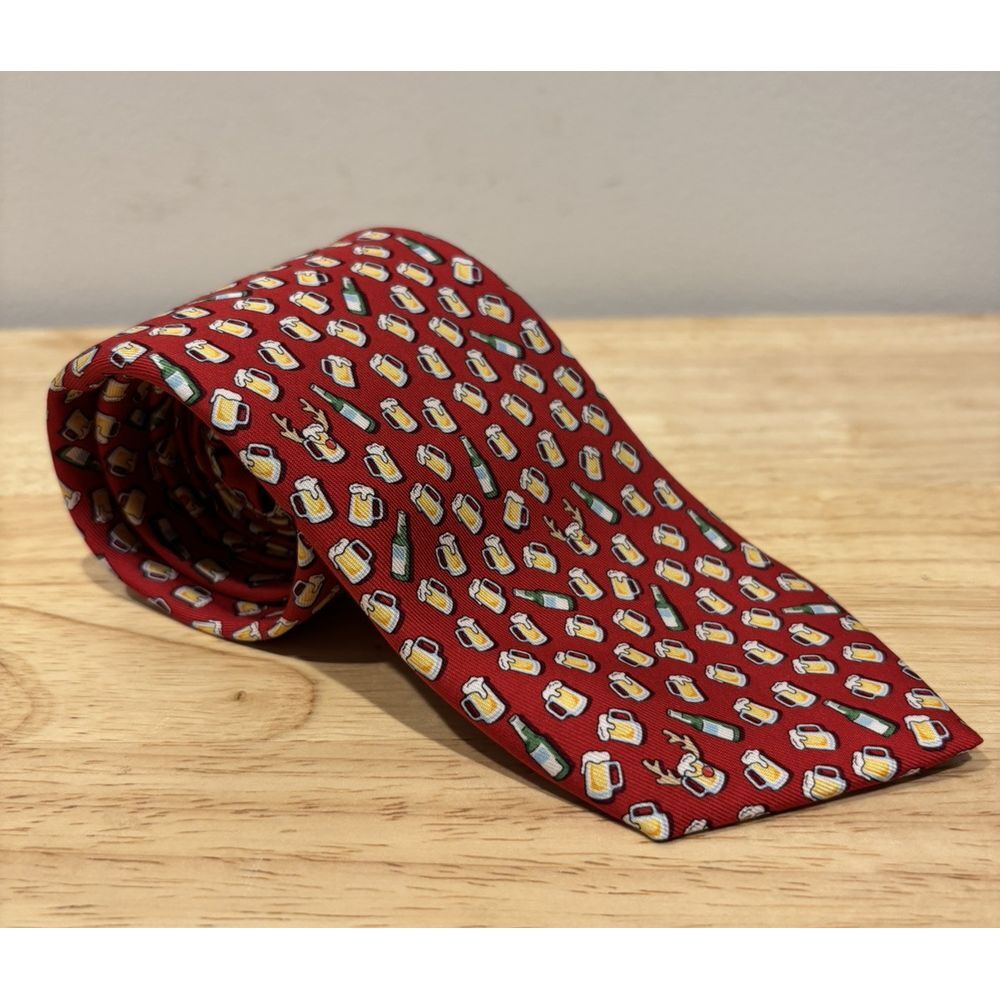 Vineyard Vines Mens Red Silk Tie Beer Mugs Bottles Reindeer Holiday Sz 59"x3.5"